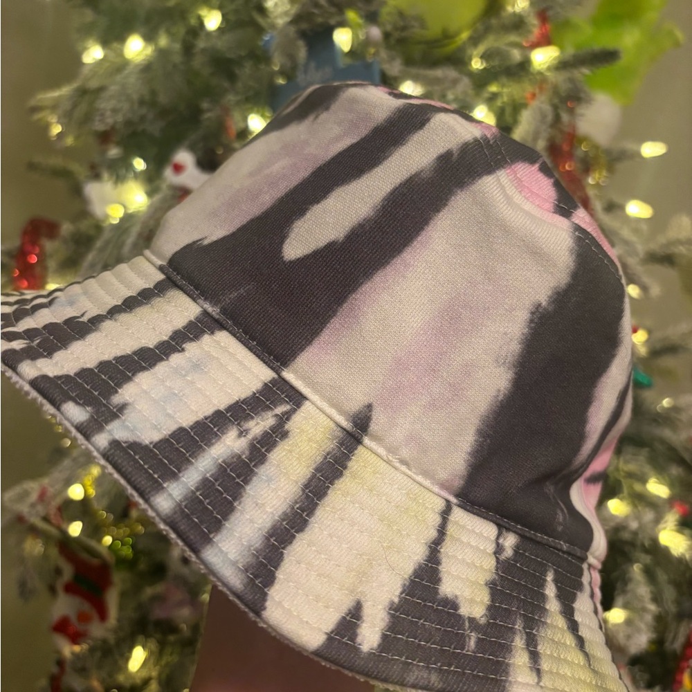 CELINE Women’s Pink & Grey Tie-Dye Bucket Hat Size Large - Picture 6 of 9